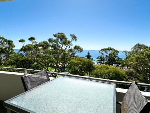 Rockingham Waterfront At Nautilus - VIC Tourism 3