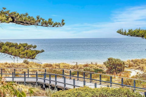 Seacliff Cove - Breezy Beachfront Tranquillity - VIC Tourism 3