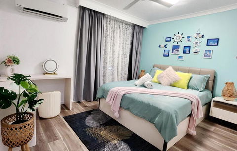 Sea View Apartment In The Heart Of Surfers Paradise - Free Parking - VIC Tourism 1