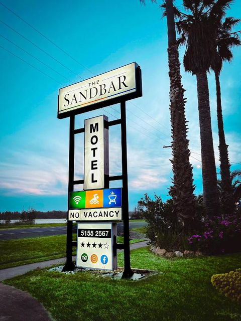 Sandbar Motel - VIC Tourism 1