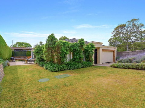 Sandborne Moments To The Sand - VIC Tourism 1