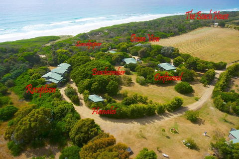 Sandpiper Ocean Cottages - VIC Tourism 0