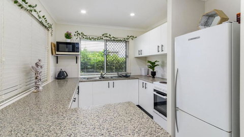 Sandstone Cove At Sandstone Point - VIC Tourism 2