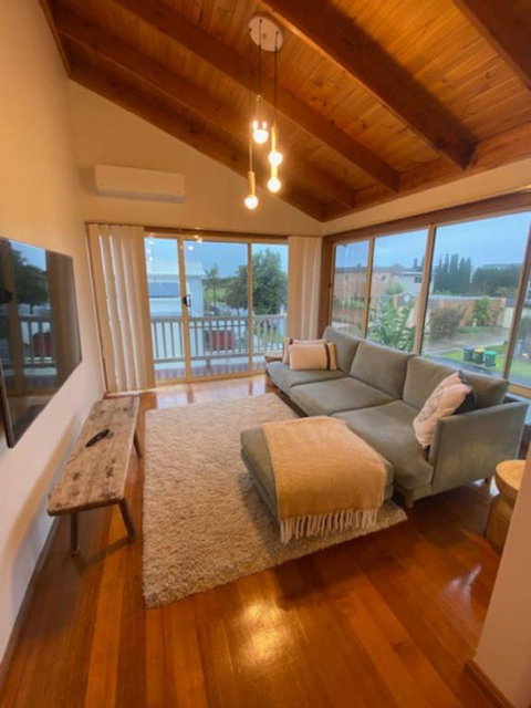 Sandy Bliss Walk To The Beach - VIC Tourism 3