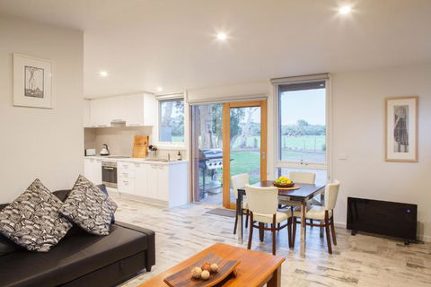 Sandy Point Hideaway - VIC Tourism 0