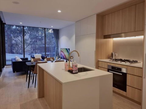 Sapphire Royale Suite In Macquarie Park - VIC Tourism 2