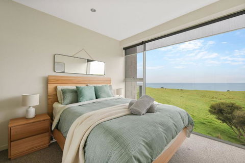 Sapphire Views - VIC Tourism 0
