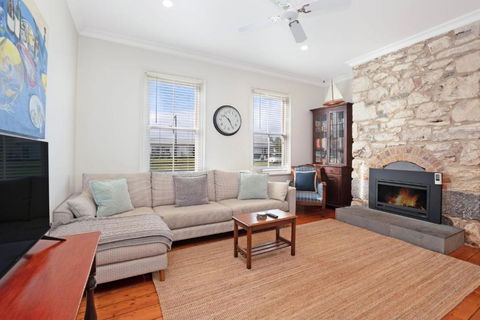 Scarsbrick - VIC Tourism 1