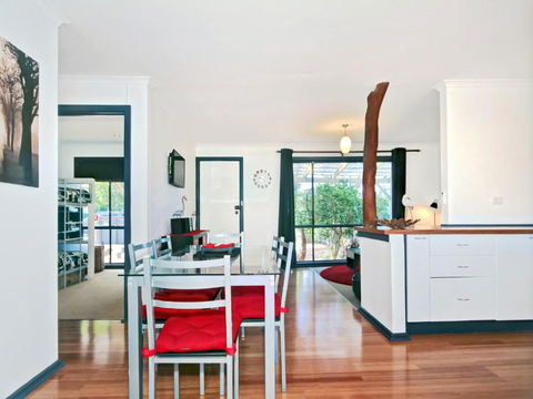 Sea Devine - Port Willunga - C21 SouthCoast Holidays - VIC Tourism 3