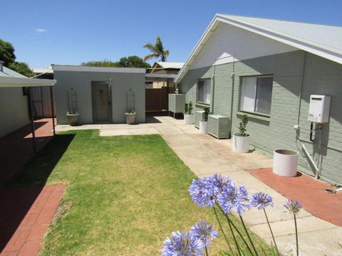 Sea Salt At Stansbury Apartment 2 - VIC Tourism 0