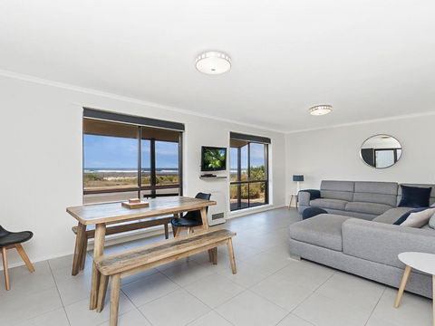 Seaclusion - VIC Tourism 0