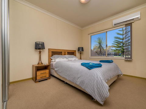 Seafront Unit 49 - VIC Tourism 0