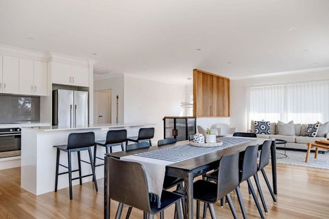 Seahaus Mollymook - VIC Tourism 1