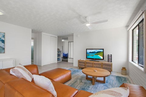 Seapines, Unit 4, 30 Victoria Tce, Kings Beach - VIC Tourism 1