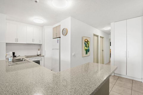 Seapoint Unit 14 32 Victoria Tce Kings Beach - VIC Tourism 3