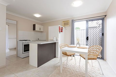 Self-contained Unit In Scarborough - VIC Tourism 1