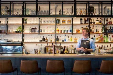 Self Contained In City With On Site Restaurant, Gym & Parking - VIC Tourism 1