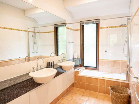 Seashells On Solander - Luxury 5 Bedroom Property - VIC Tourism 3