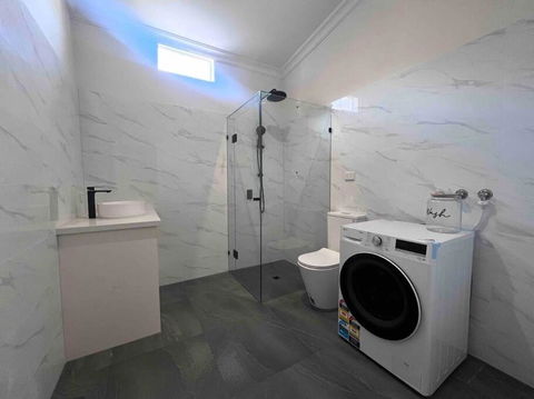 Seaside & Parkside Family Accomodation - VIC Tourism 2