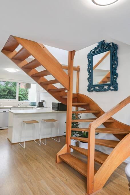 Seaside On The Parade- Sleeps 4, 2 Bathroom, Aircon, Walk To Shops! 11am Check Out - VIC Tourism 2