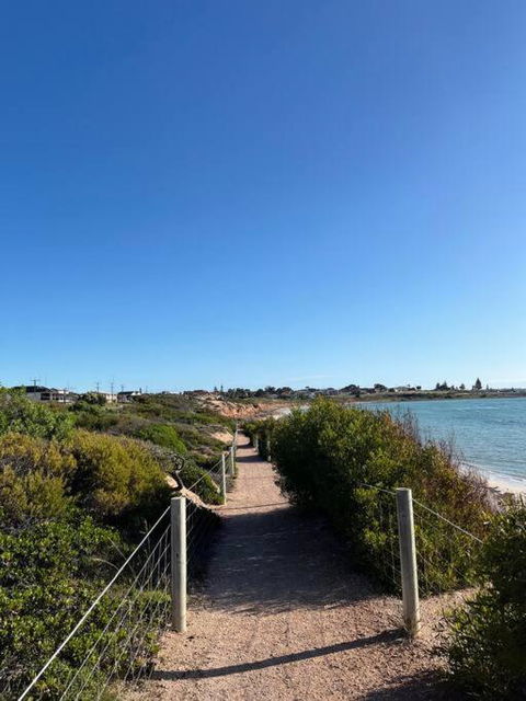 Seaside Serenity Ultimate Golf And Beach Escape - VIC Tourism 3