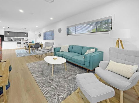 Seaside Village Retreat - VIC Tourism 1