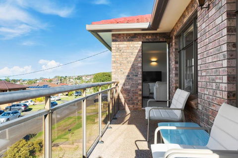 Seaview Escape - Beach Family Getaway With Games - VIC Tourism 1