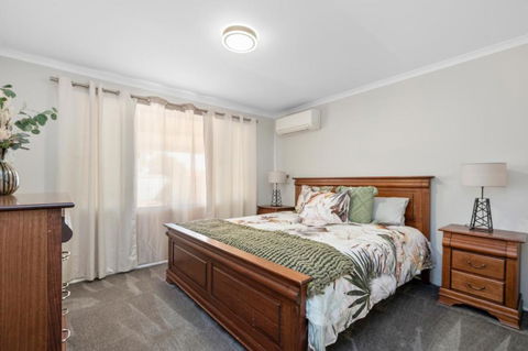 Secluded Oasis & Inground Pool - VIC Tourism 3