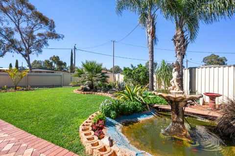 Secluded Oasis & Inground Pool - VIC Tourism 2
