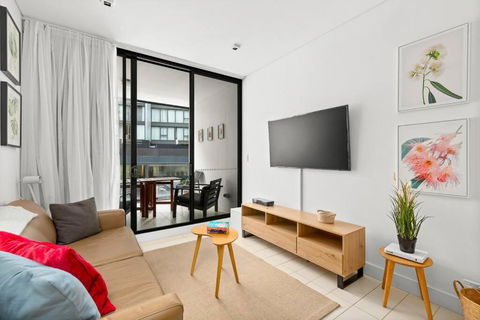 Secluded Surry Hills Escape With Private Balcony - VIC Tourism 0