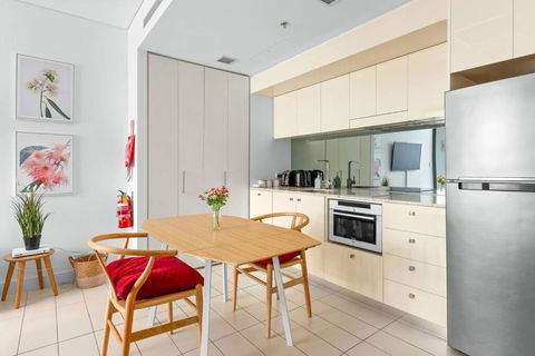 Secluded Surry Hills Escape With Private Balcony - VIC Tourism 2