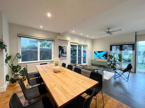 Seddonia Huge 5BR Luxury Family Retreat - VIC Tourism 0