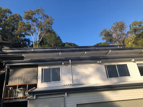 Self Contained Apartment, Queen Bed, Own Deck & Great Views - VIC Tourism 2