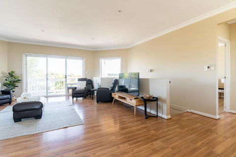 Sellicks Beach By Host Solutions - VIC Tourism 3