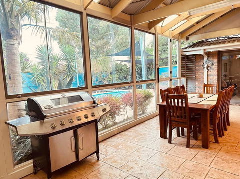 Serene Retreat Ideal Escape - VIC Tourism 2