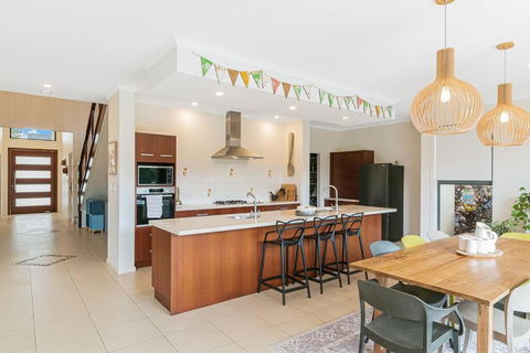 Serenity At Salt - Beachside Beauty By UHoliday - VIC Tourism 3