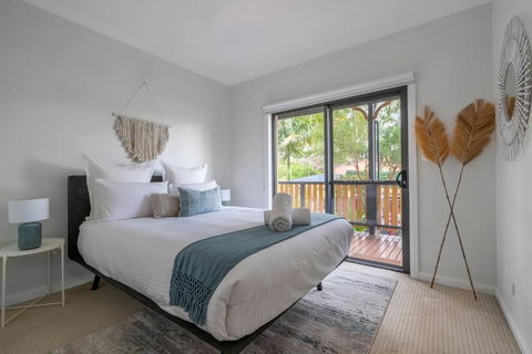 Serenity By The Bay - VIC Tourism 0