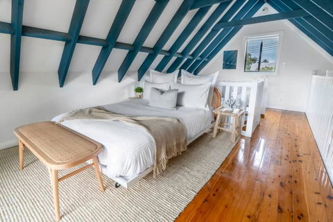 Serenity By The Bay - VIC Tourism 1