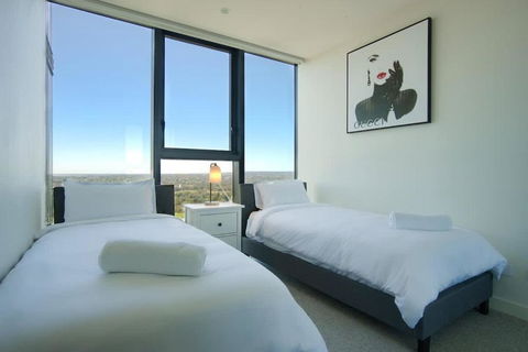 Serenity In The Sky - 2BR Apt In Rundle Mall - VIC Tourism 2
