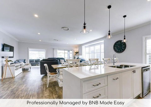 Serenity On Severn - Exquisite Family Home, 3 TVs - VIC Tourism 0