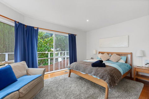 Settlers Cove Cottage - VIC Tourism 3