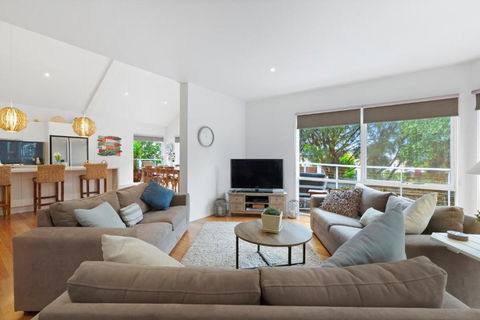 Settlers Cove Cottage - VIC Tourism 2