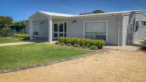 Shack 207 - VIC Tourism 0