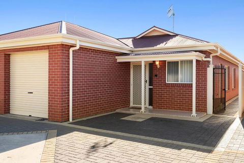 Shamrock House C - VIC Tourism 1