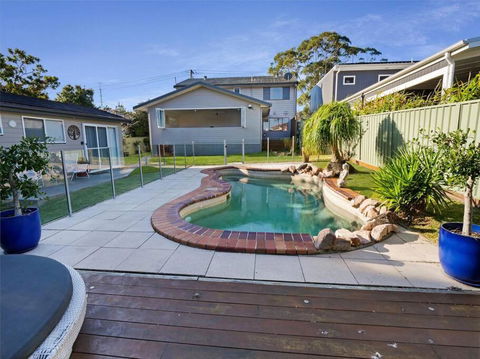 Shelly Beach Escape - VIC Tourism 0