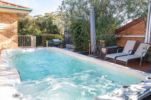Shelly Golf & Beach Retreat - VIC Tourism 1