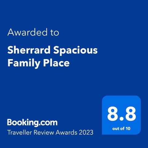 Sherrard Spacious Family Place - VIC Tourism 1