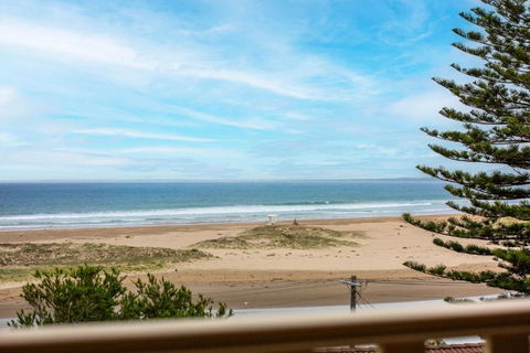 Shirls By The Sea - VIC Tourism 1
