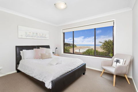 Shirls By The Sea - VIC Tourism 3
