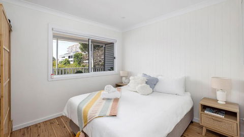 Shoal Bay Beach House Three - VIC Tourism 2